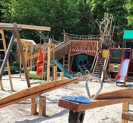 De Bosannemoon In Шале